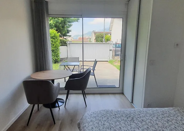Studio Calme Dans Villa Habitee, Parking Prive Et Gratuit